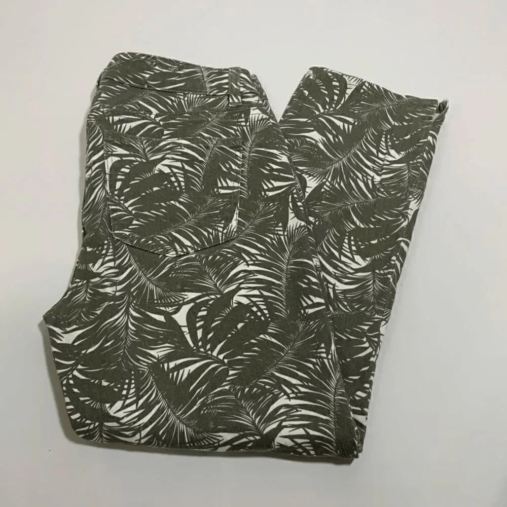 Talbots Signature Crop Palm Print Pant